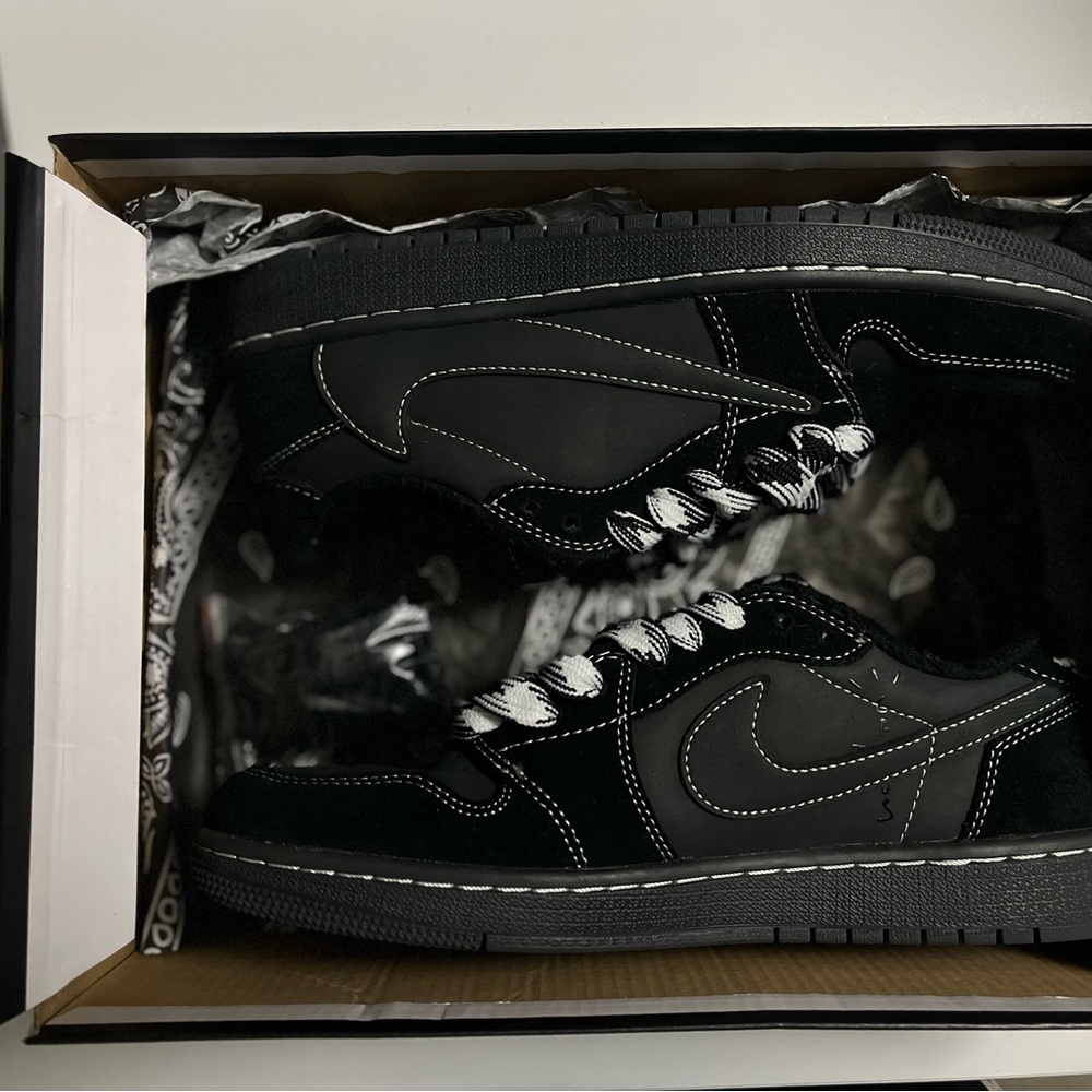 Travis Scott x Air Jordan Retro Low OG "Black Phantom"
